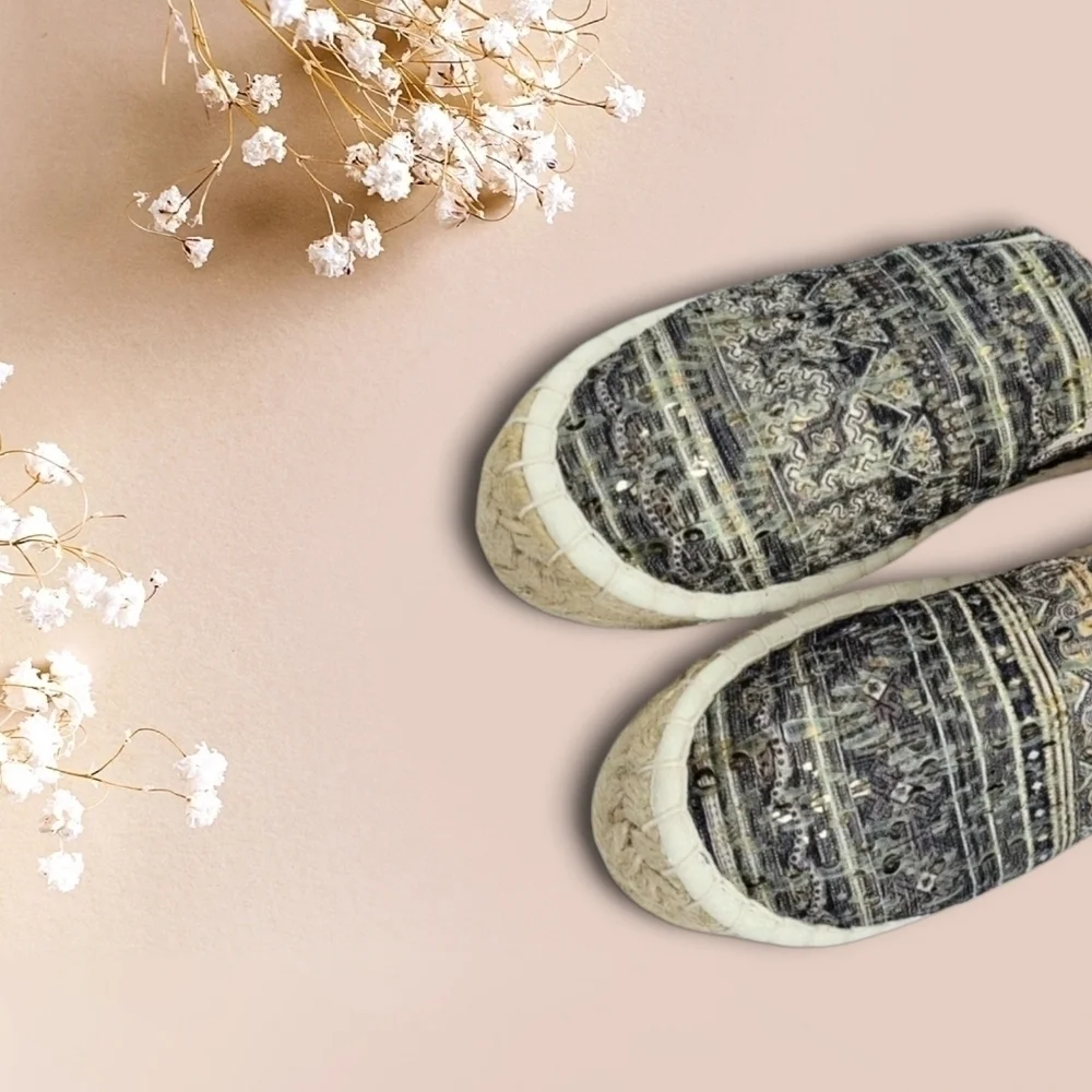 Muk Luks Espadrille Slip-On Shoes Size 10 Gray/ Tan